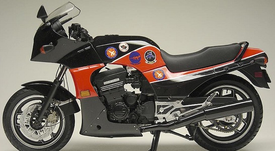 GPZ 900