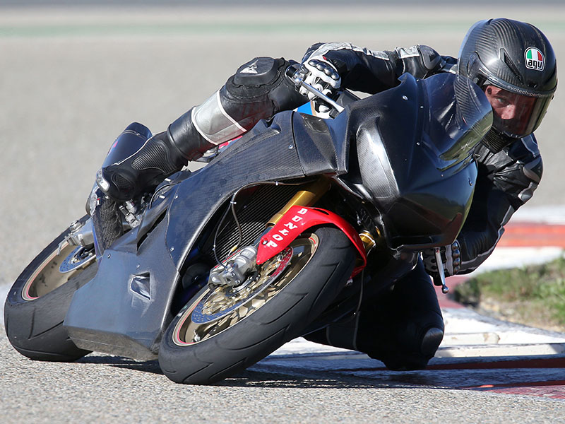 Testirano od strane profesionalaca Guy Martin i Honda