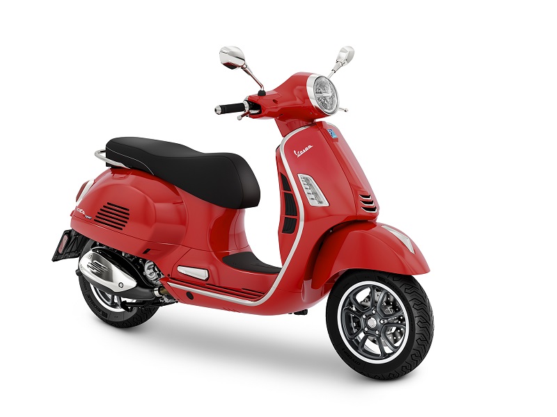 01 Vespa GTS Super 300