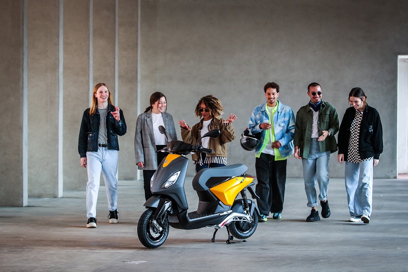 03 Piaggio ONE