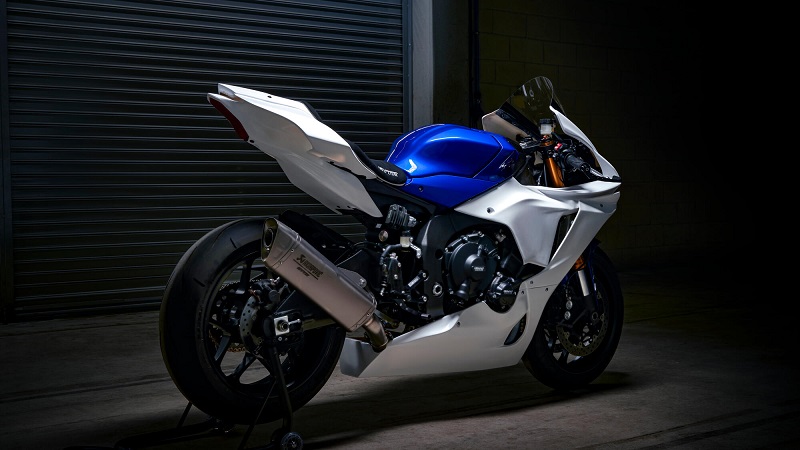 2023 Yamaha YZF1000R1GYTR EU Primer White Static 002 03