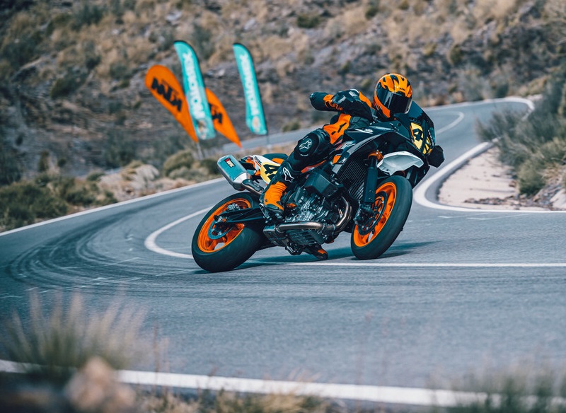 2023 KTM 890 SMT 1