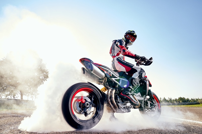 DUCATI HYPERMOTARD 950 RVE ACTION 02 UC169742 High