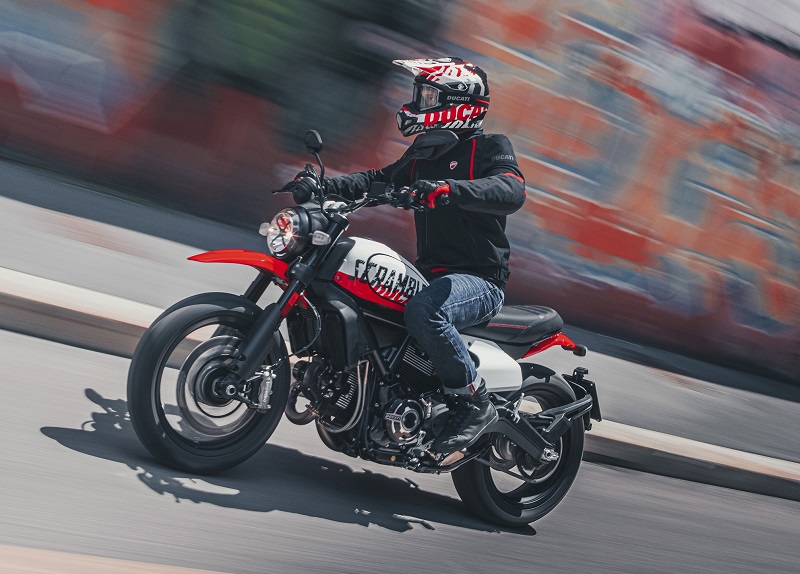 MY22 DucatiScrambler UrbanMotard 034 UC341534 Mid