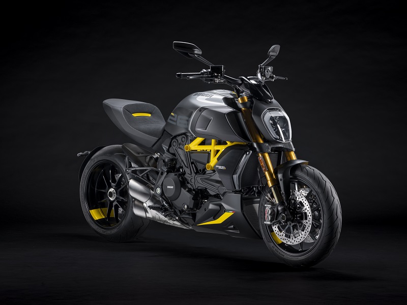 MY22 Ducati Diavel 1260 S 01 4 UC293430 High
