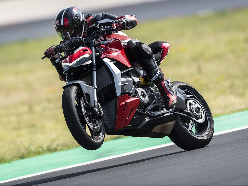 MY22 Ducati Streetfighter V2 75 UC351930 Mid