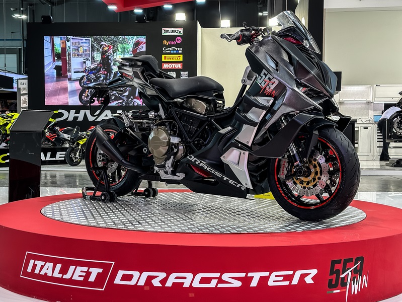 Italjet Dragster 559 Twin 9
