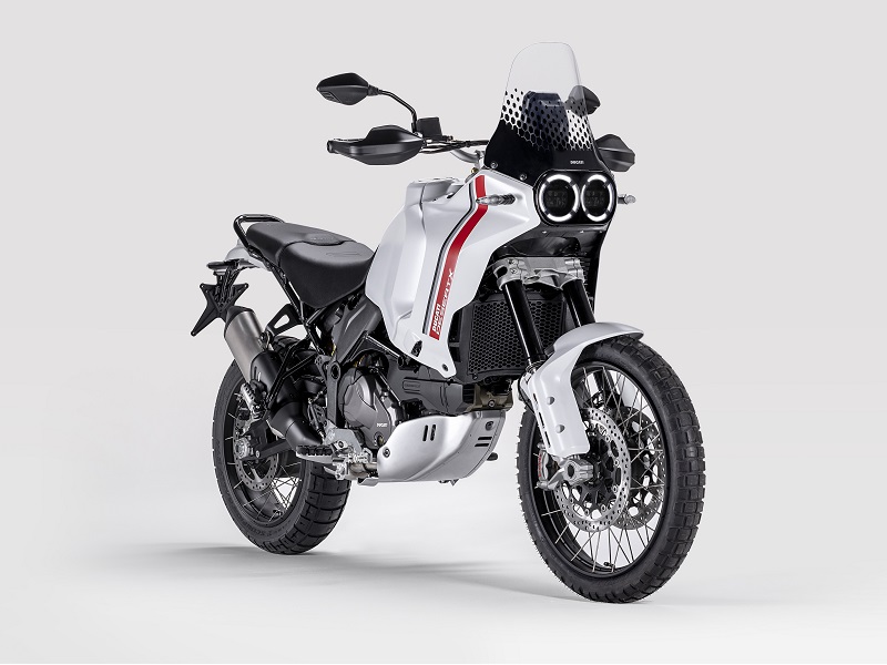 MY22 Ducati Desert X 14 UC356299 Mid