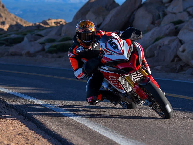 Pikes Peak International Hill Climb 2018 Multistrada 1260 Pikes Peak UC66333 Mid