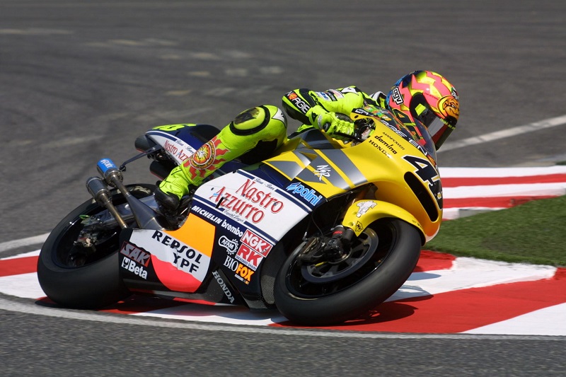 2001 rossi suzuka 03.gallery full top fullscreen