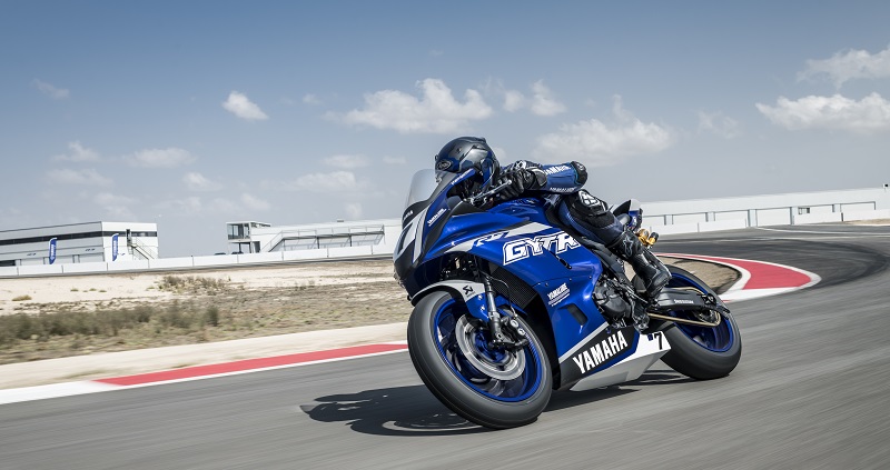 2022 yam r7 press eu gytr action 001