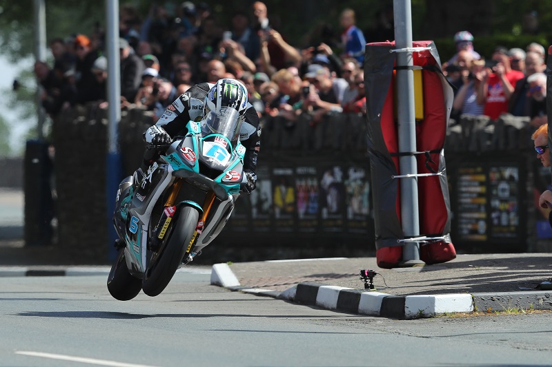 10/06/2022: Michael Dunlop (600 Yamaha/MD Racing) at St Ninian’s during the Isle of Man Monster Energy Supersport TT Race 2. PICTURE BY DAVE KNEEN/PACEMAKER PRESS.
