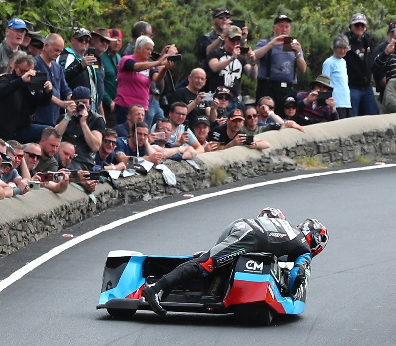 06/06/2022: Ben Birchall/Tom Birchall (600 LCR Honda/Haith Honda) at the Gooseneck during Monday’s Isle of Man 3 Wheeling Media Sidecar TT Race One. PICTURE BY DAVE KNEEN/PACEMAKER PRESS.