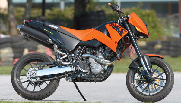 049TM_KTM_Duke2