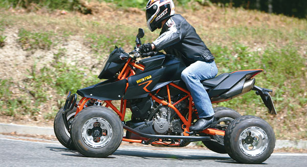 102TQ_E-ATV_990SuperDukeR