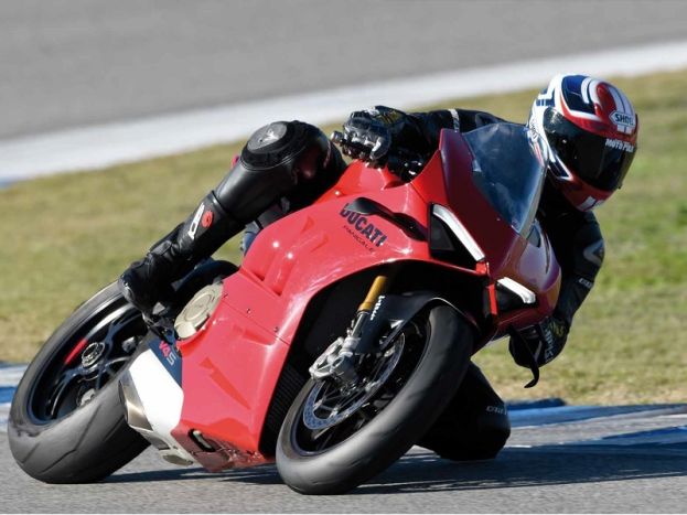 Video test: Novi Ducati Panigale V4 S