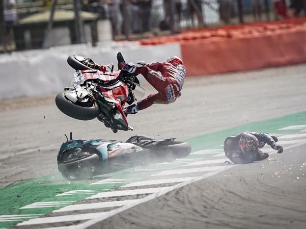 MotoGP: Brutalan pad Doviziosa u 8 fotografija