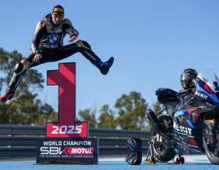 SBK: Topraku titula, Bulegi policijska pratnja